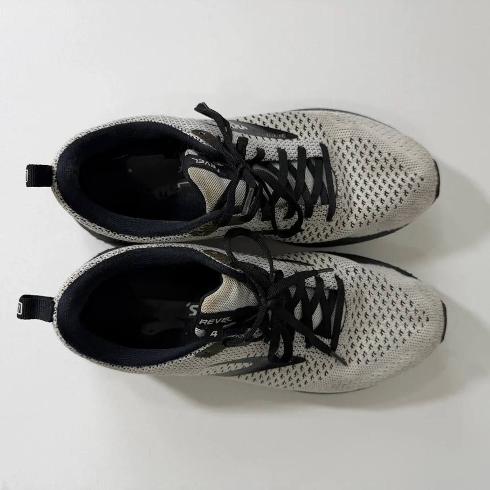 Women’s Brooks Revel 4 Running Shoes Black Gray Size 9